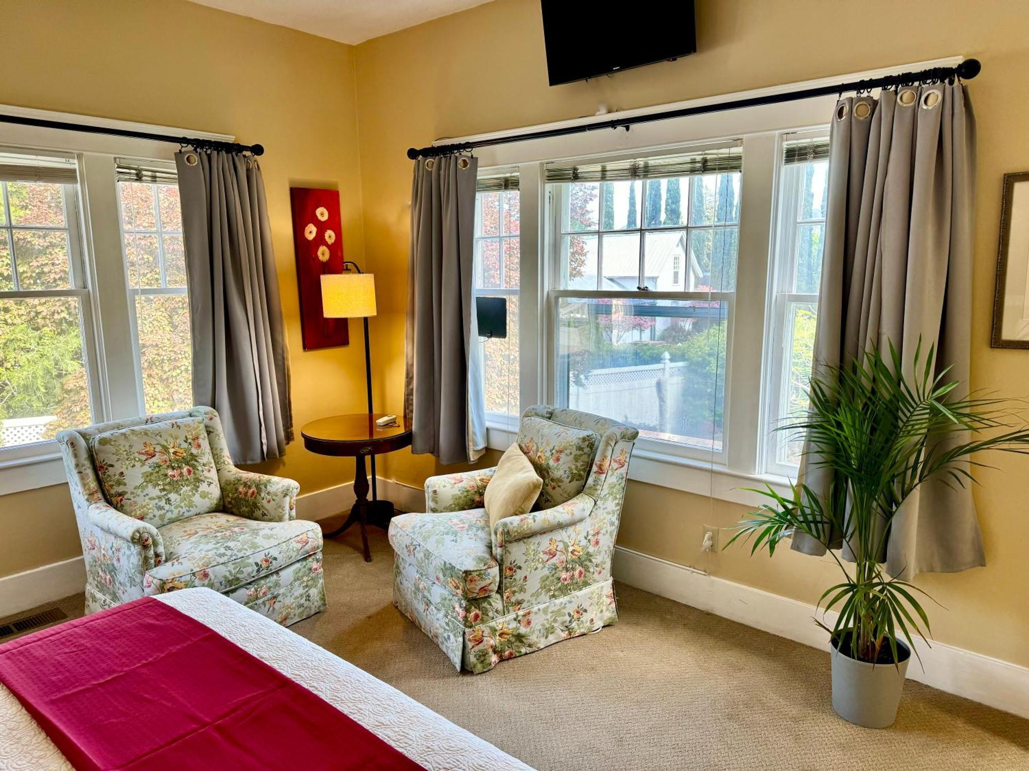 Bayberry Inn B&B And Oregon Wellness Retreat Ashland Extérieur photo